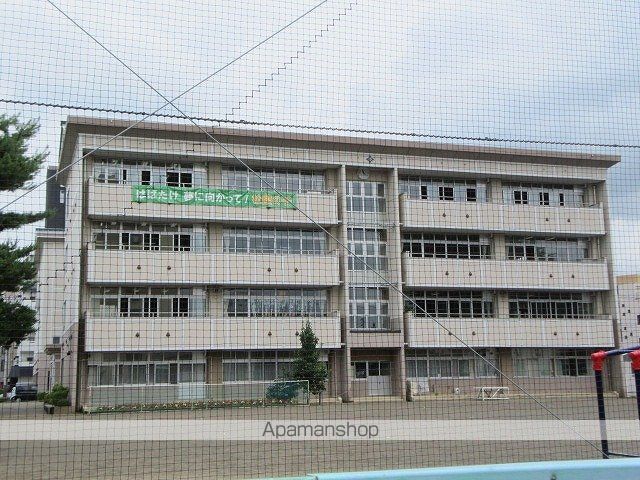 小学校　盛岡市立杜陵小学校（小学校）まで240m