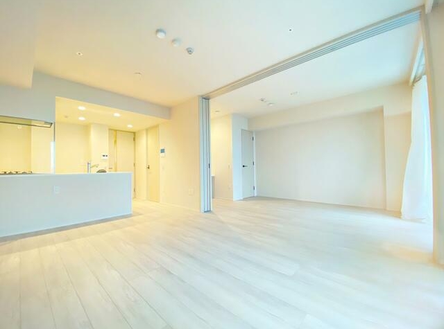 居室・リビング　使いやすい形の為、レイアウトを楽しめます♪