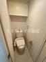 トイレ　落ち着いた色調のトイレです