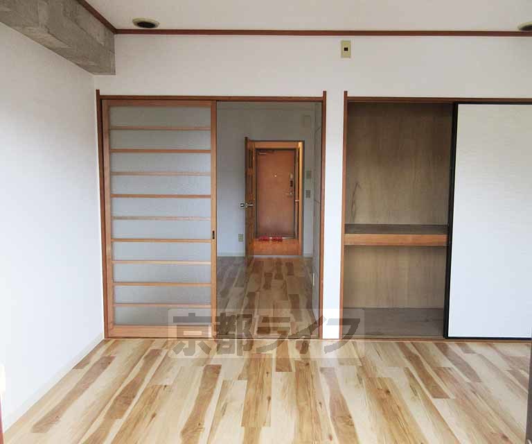 居室・リビング　明るいお部屋です