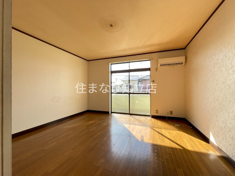 居室・リビング　同型別部屋写真