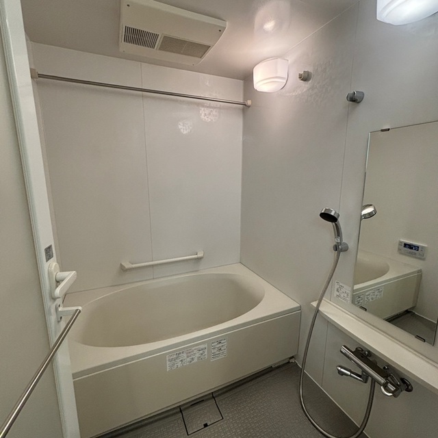 バス・シャワールーム　※写真は同タイプ住戸です。