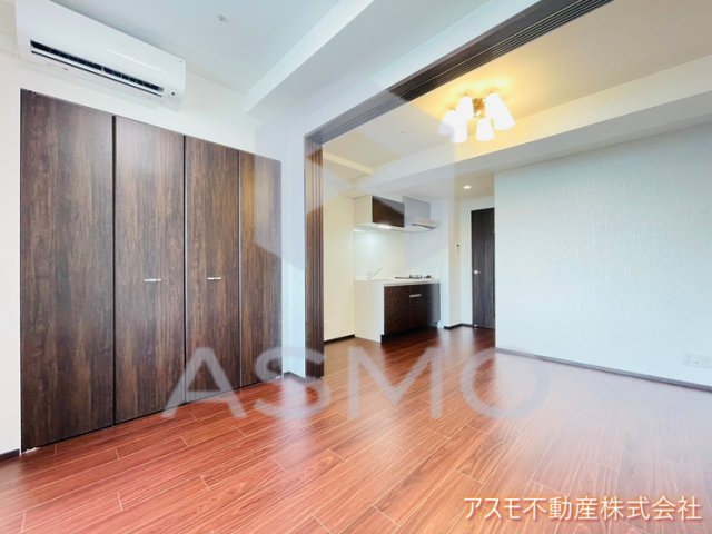 居室・リビング　※奇数階はホワイトカラーのお部屋です