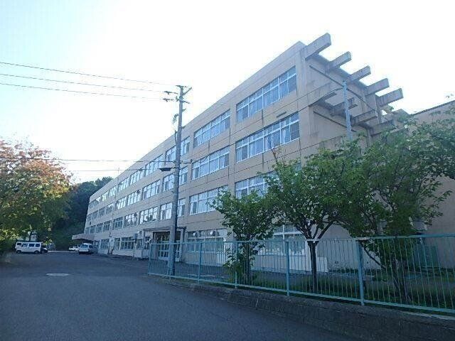 中学校　札幌市立宮の丘中学校（中学校）まで1143m