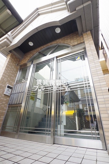 建物外観　駅まで徒歩2分！
