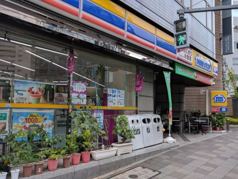 コンビニ　ミニストップ新川1丁目店（コンビニ）まで30m