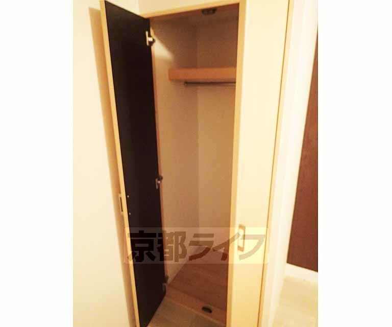 収納　ロングコートもかけられます