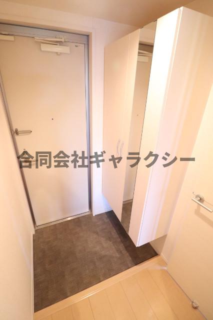 玄関　シューズボックスで玄関もスッキリ