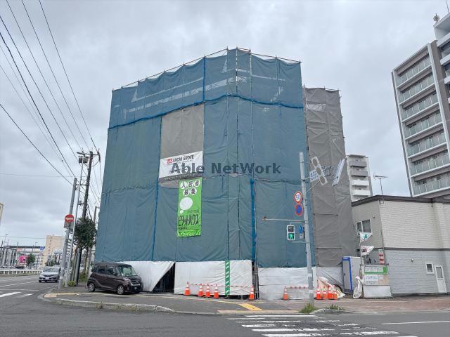 建物外観　建築中