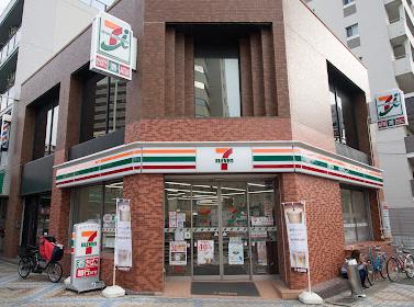 コンビニ　セブン-イレブン 神戸湊町４丁目店（コンビニ）まで290m