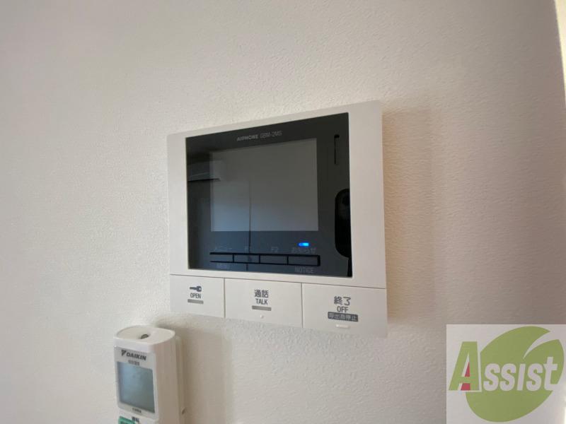 セキュリティ　ＴＶモニター付インターホンです。来客者の顔が見えるので安心！