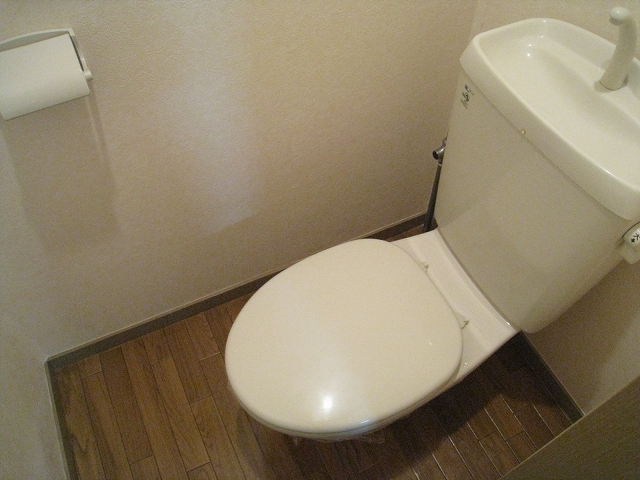 つくばエクスプレス つくば駅 徒歩23分 3階建 築28年のトイレ写真