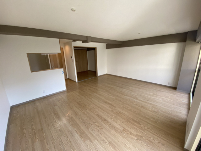 アルンハイム芦屋の居間写真