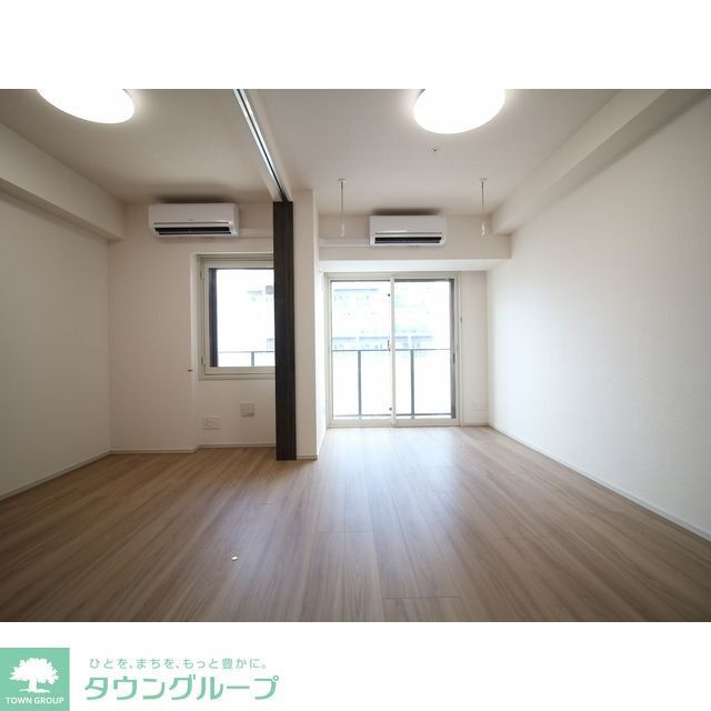 プレール・ドゥーク亀戸VIの居間写真