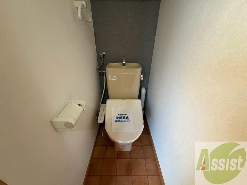 トイレ　こちらはトイレです。清潔感があり、安心して使用できます。