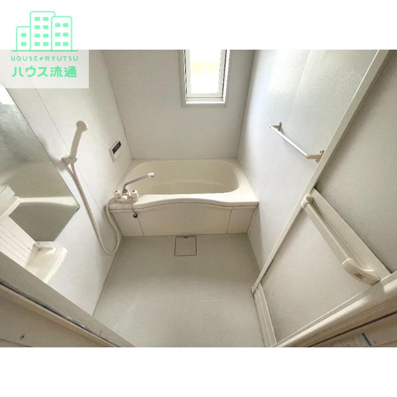 バス・シャワールーム　※同タイプ別号室のお写真です