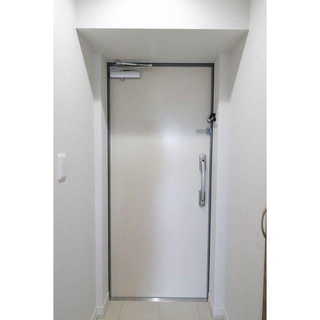 コンフォリア綾瀬の玄関写真