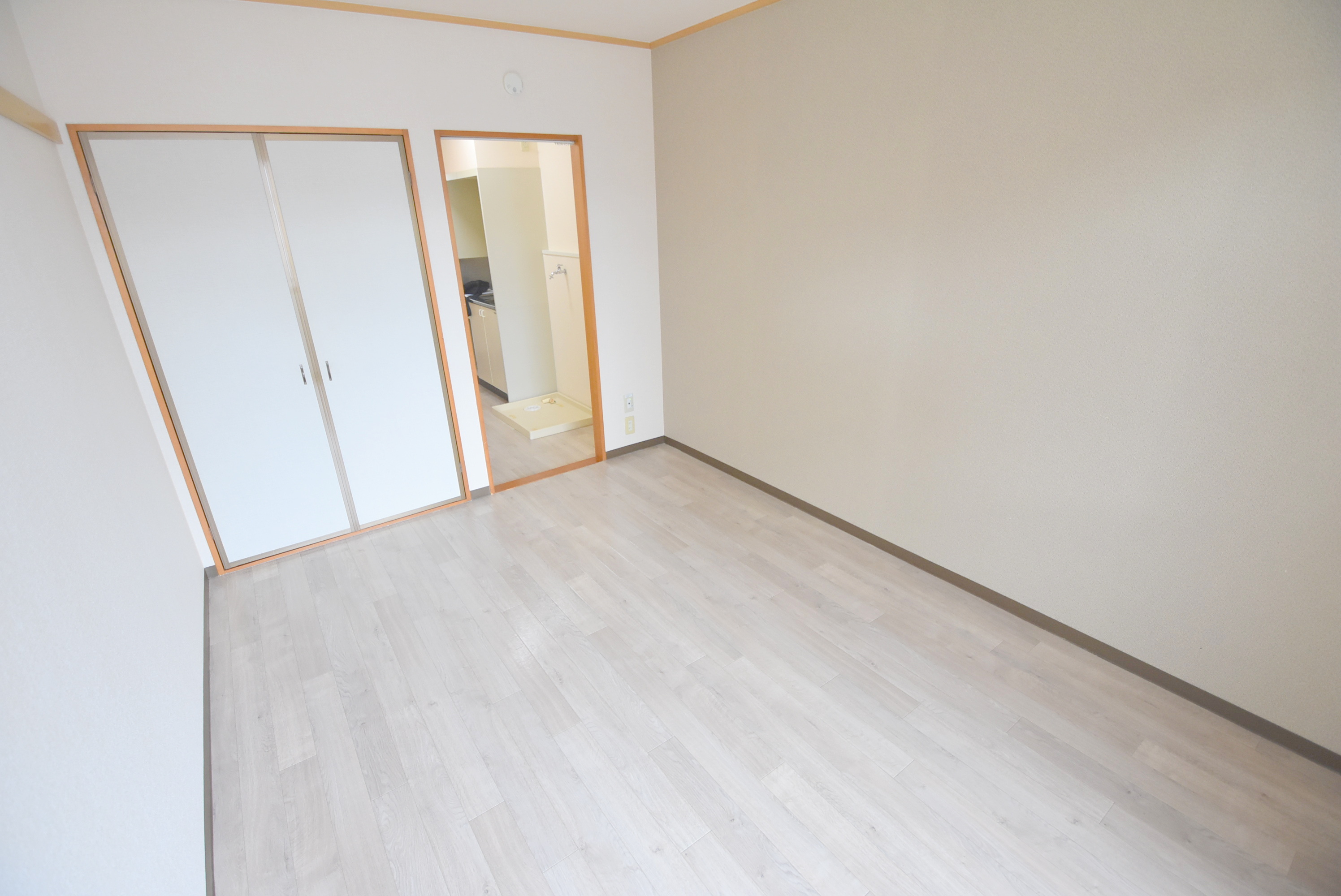 ヴァンセーヌ今村 B棟の居間写真