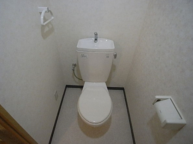 箕浦・マンションのトイレ写真