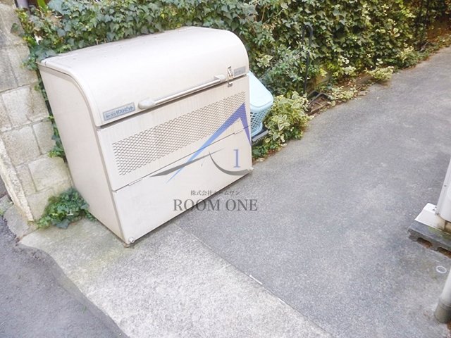 その他共有部分　共用ごみ置き場です。