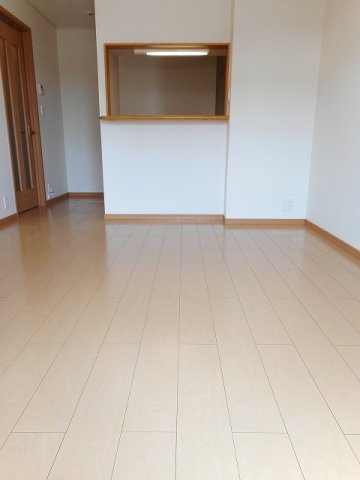サンリット Aの居間写真