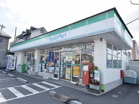コンビニ　ファミリーマート郡山八山田店（コンビニ）まで750m