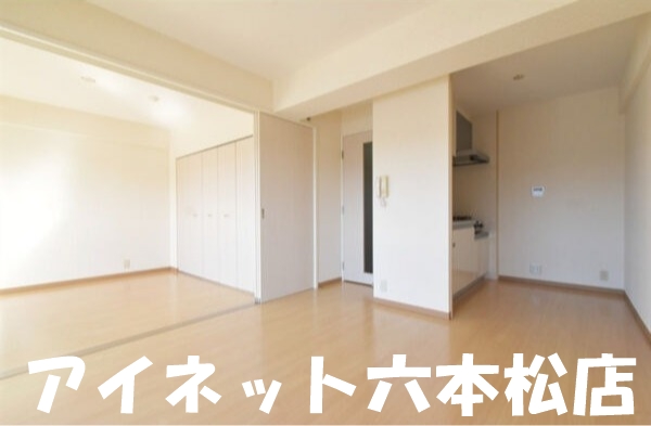居室・リビング　広々としていいですね。