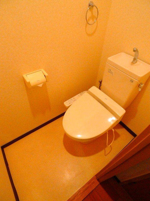 地下鉄名城線 矢場町駅 徒歩3分 10階建 築25年のトイレ写真