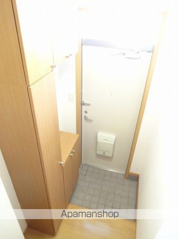 ＪＲ山陽本線 防府駅 バス乗車時間：10分 最寄りバス停で下車 徒歩7分 2階建 築23年の玄関写真