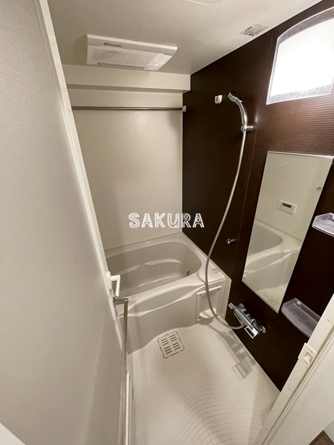 バス・シャワールーム　嬉しい追い焚き・浴室乾燥機付き♪