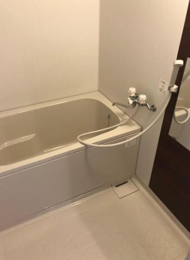 バス・シャワールーム　REBANGA船場アパートメント　風呂