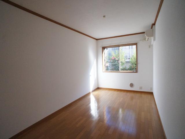 上原中村マンションの居間写真
