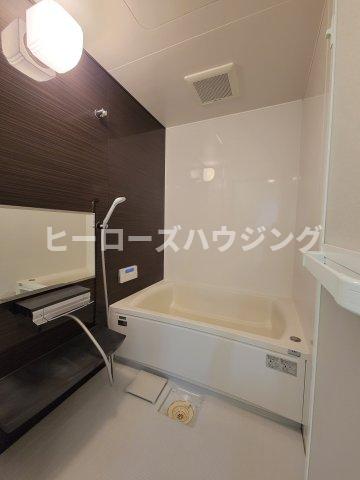 バス・シャワールーム　※同タイプの写真となり、実際のお部屋とは異なる場合があります