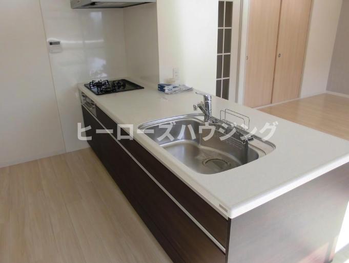 キッチン　※同タイプの写真となり、実際のお部屋とは異なる場合があります
