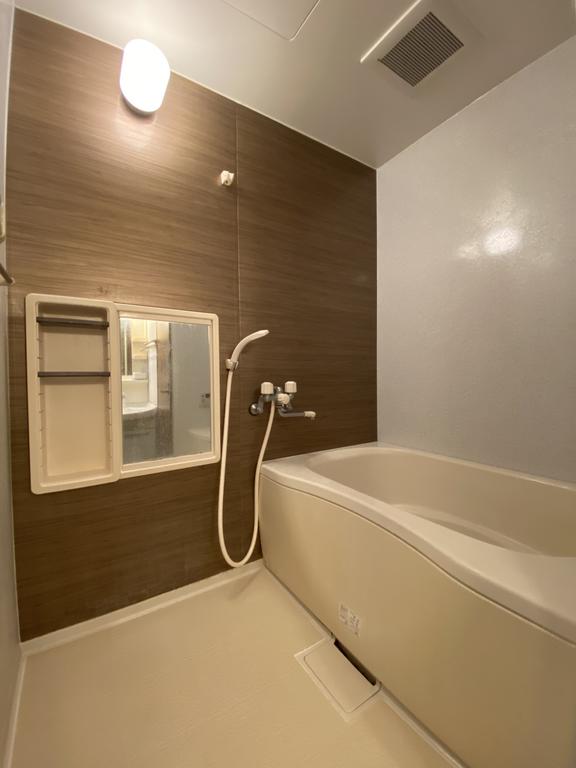 バス・シャワールーム　追焚給湯の設備あり
