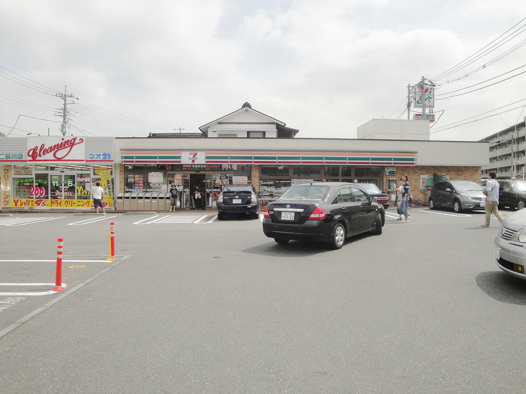 コンビニ　セブンイレブン横浜二俣川2丁目店（コンビニ）まで690m