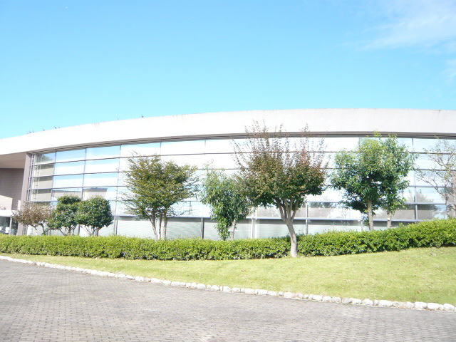 図書館　常陸大宮市立図書情報館（図書館）まで460m