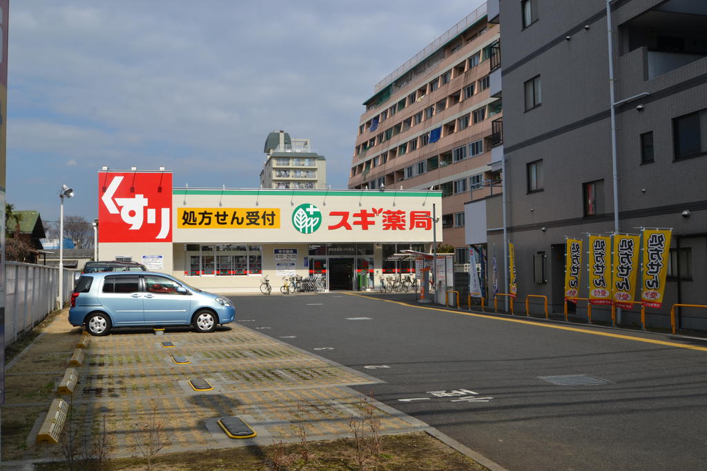 【調布市布田のアパートのドラックストア】