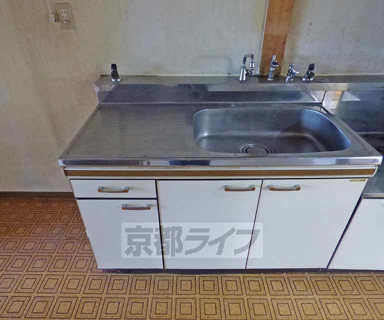 【京都市北区西賀茂柿ノ木町のマンションのキッチン】