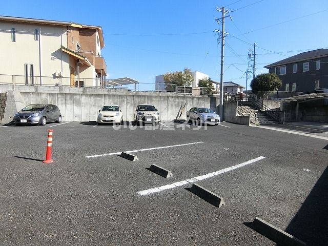 【トップハウス長岡の駐車場】