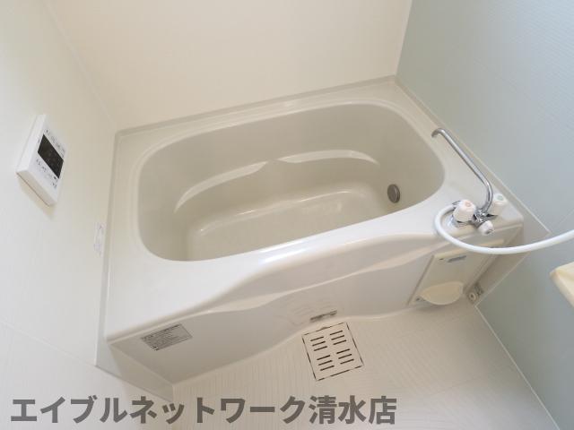 【静岡市清水区船越のアパートのバス・シャワールーム】