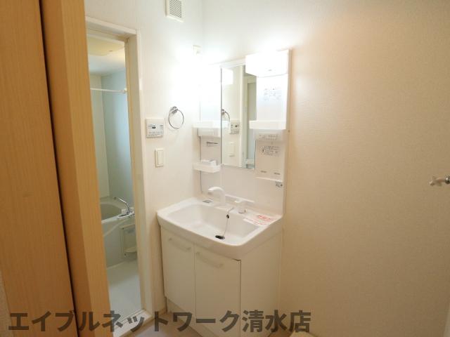 【静岡市清水区船越のアパートの洗面設備】