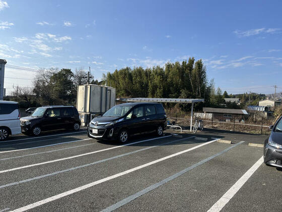 【菊池郡大津町大字引水のマンションの駐車場】