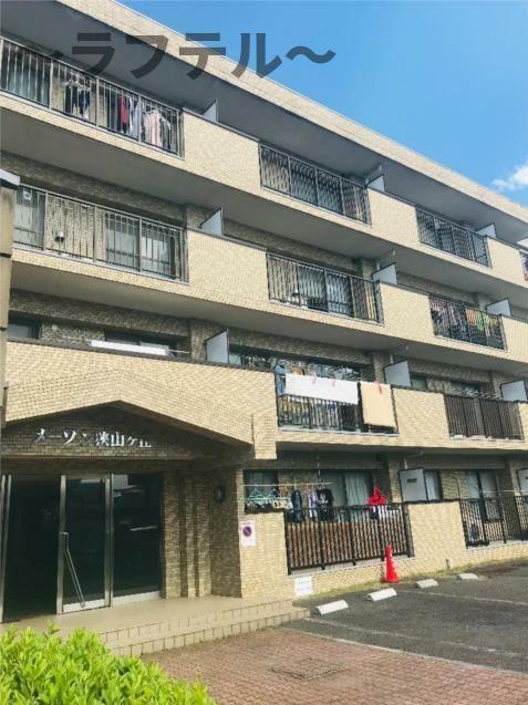 入間市東藤沢のマンションの建物外観