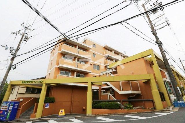 吹田市山手町のマンションの建物外観