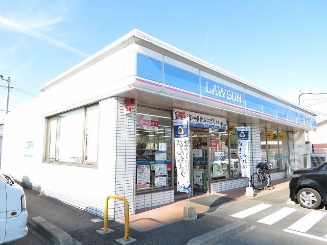 【松山市辻町のアパートのコンビニ】