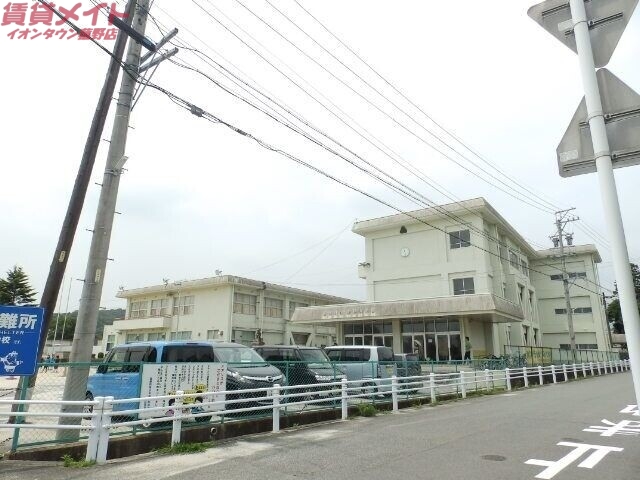 【三重郡菰野町大字福村のアパートの小学校】