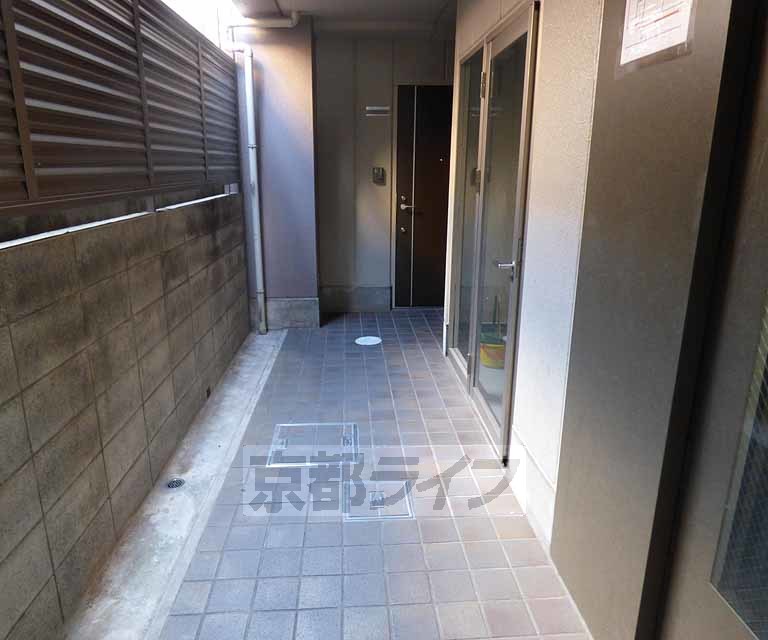 【京都市中京区松屋町のマンションのエントランス】