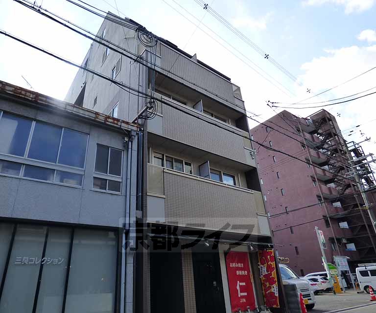 【京都市中京区松屋町のマンションの建物外観】