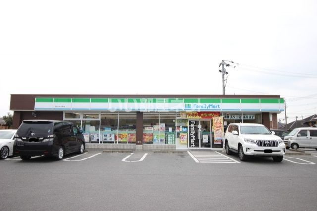 コンビニ　ファミリーマート（コンビニ）まで4804m